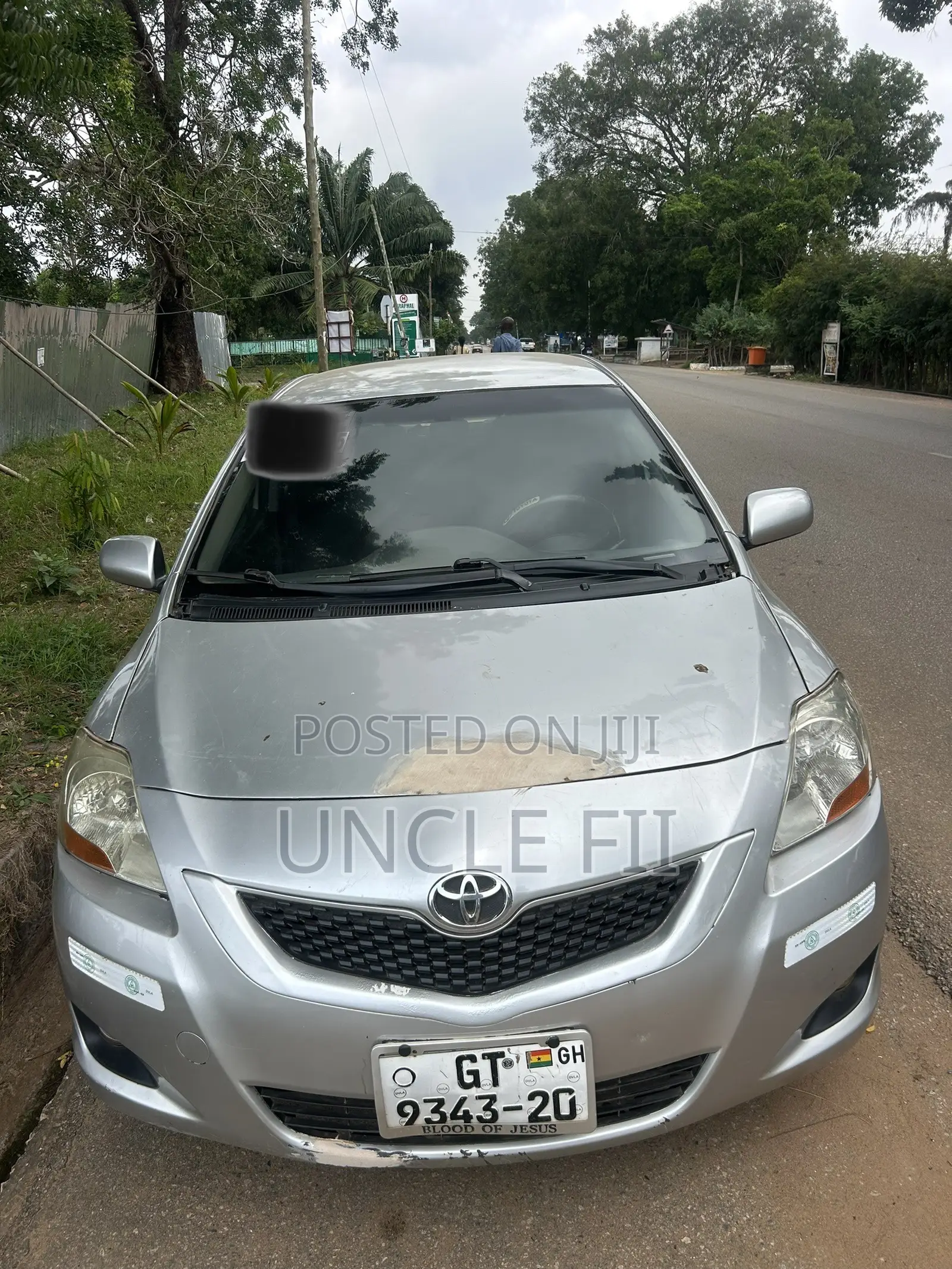 Toyota Yaris Base Sedan 4dr 2010 Gray