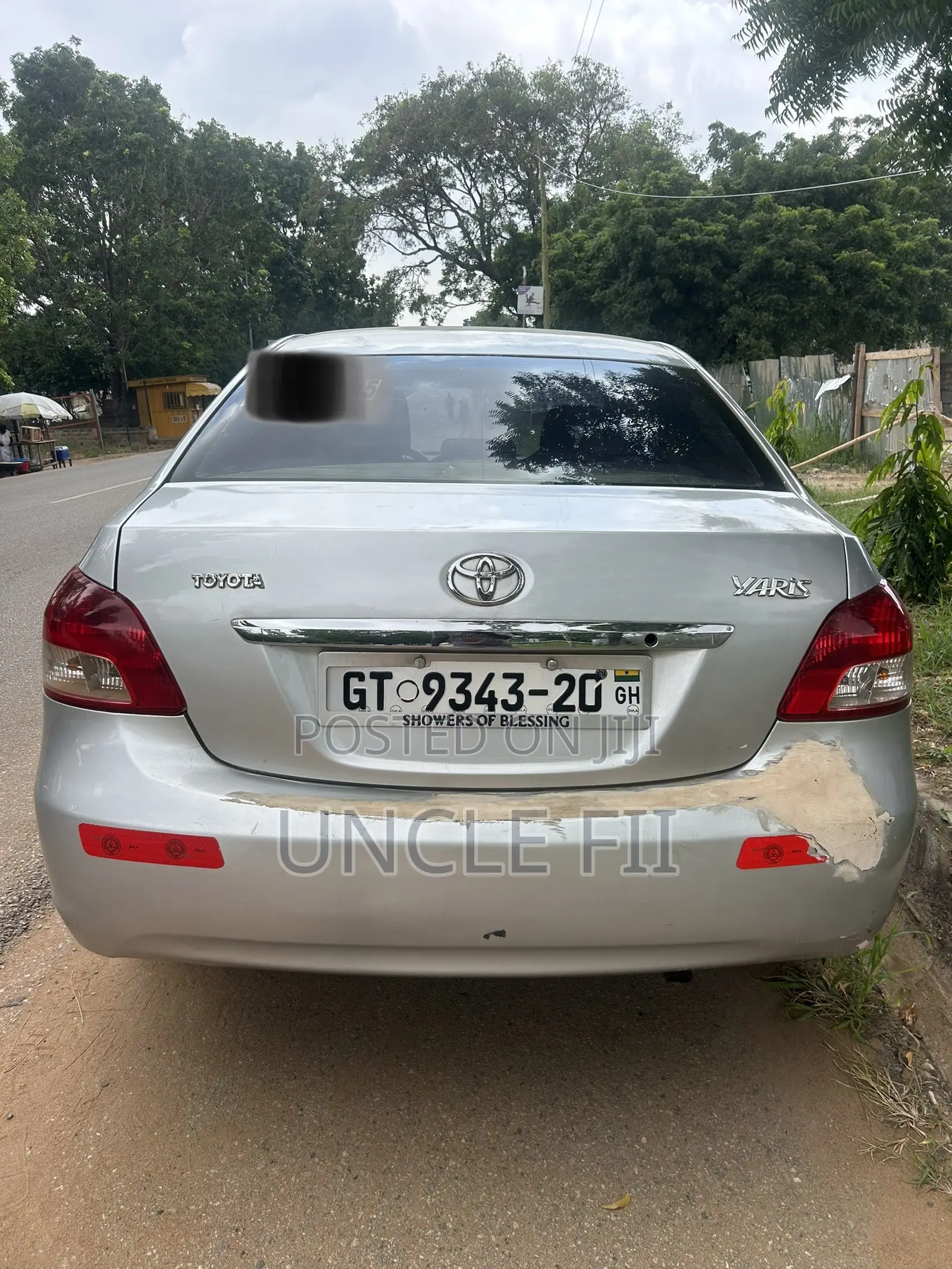 Toyota Yaris Base Sedan 4dr 2010 Gray