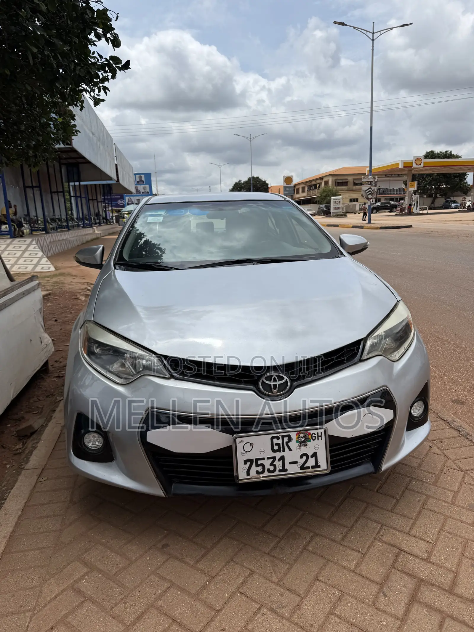 Toyota Corolla L 4dr Sedan (1.8L 4cyl 4A) 2015 Silver