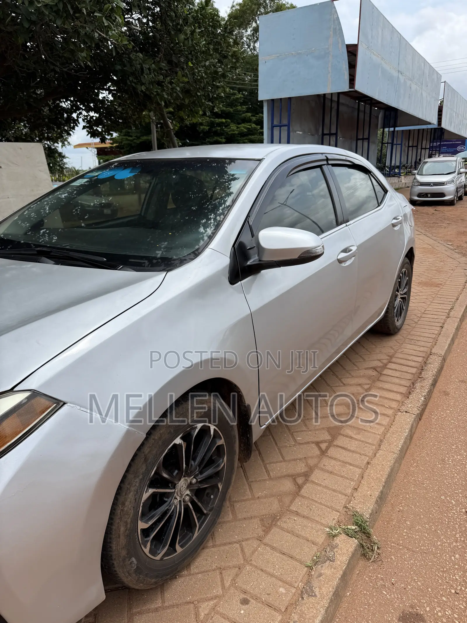 Toyota Corolla L 4dr Sedan (1.8L 4cyl 4A) 2015 Silver