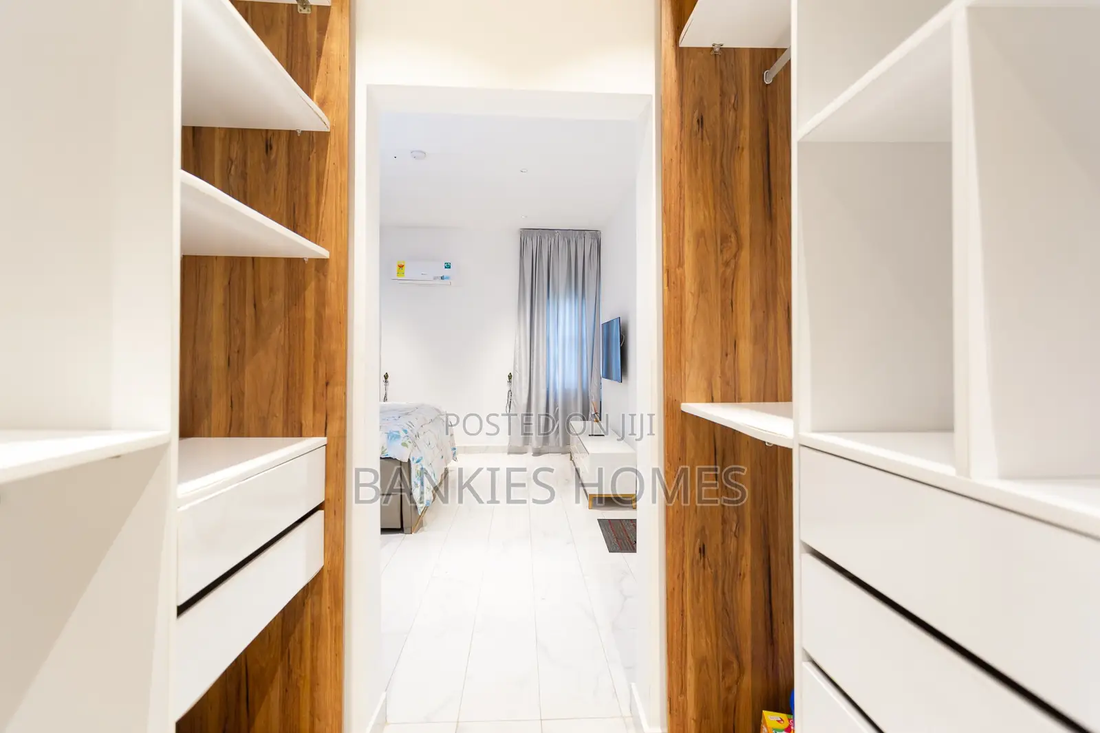 Furnished 3bdrm House in American House for sale