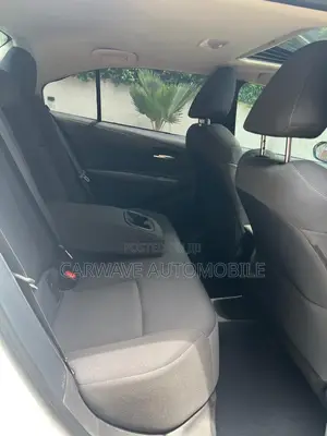 Toyota Corolla LE 2020 White