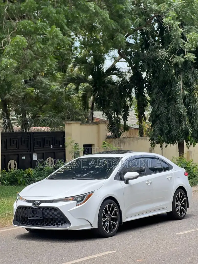 Toyota Corolla LE 2021 White
