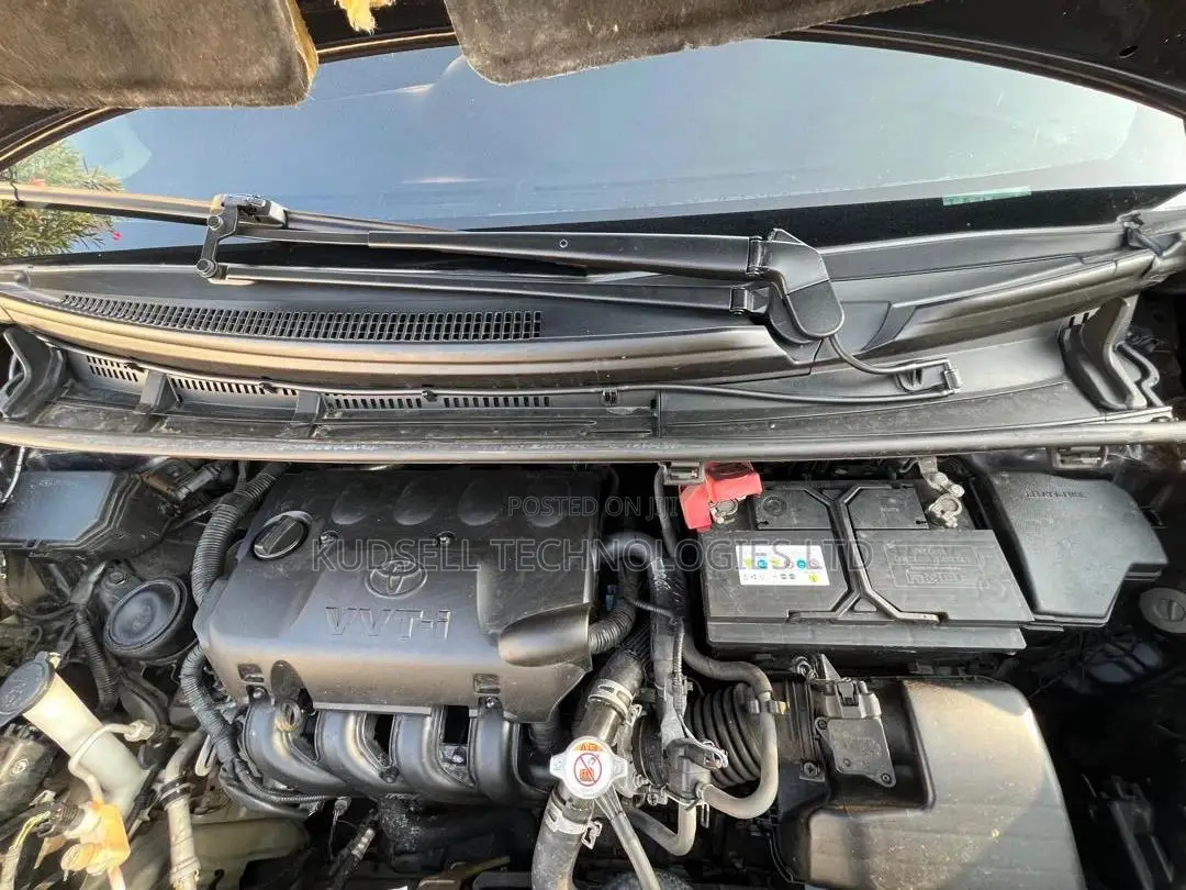 Toyota Yaris 2017 Gray