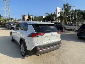 Toyota RAV4 Adventure 2022 White