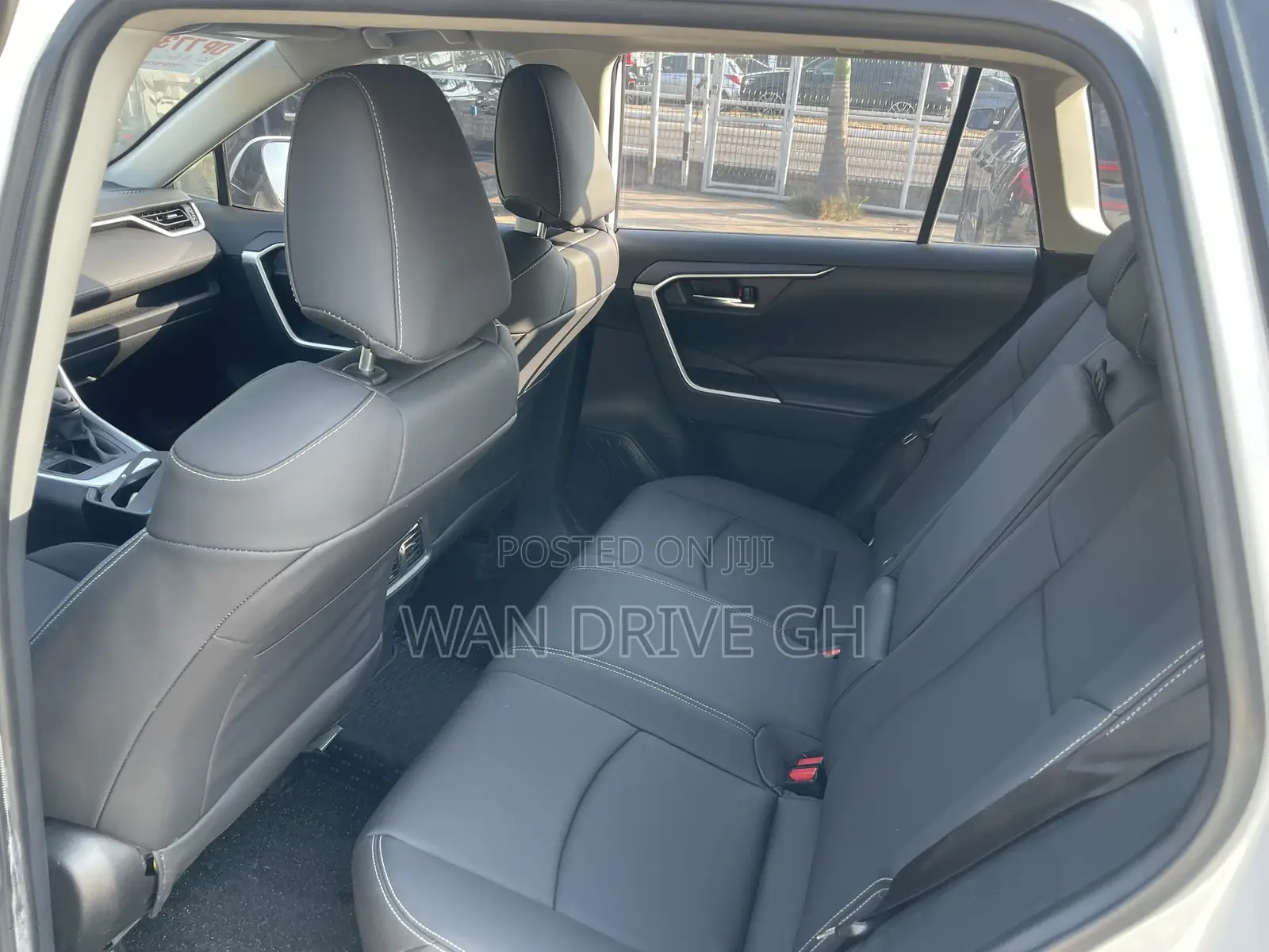 Toyota RAV4 Adventure 2022 White