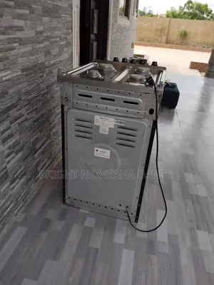 Used MasterChef MC- MD500B5060 4 Burner Gas Stove.