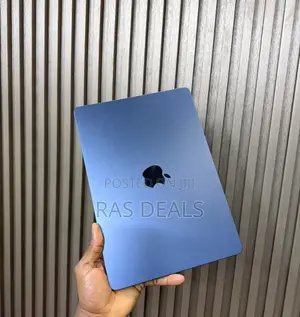 Laptop Apple MacBook Air 2022 M2 8GB Apple M4 Pro SSD 256GB