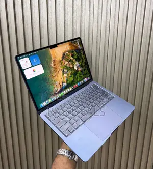 Laptop Apple MacBook Air 2022 M2 8GB Apple M4 Pro SSD 256GB