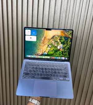 Laptop Apple MacBook Air 2022 M2 8GB Apple M4 Pro SSD 256GB