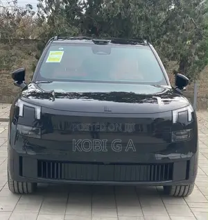 New Lynk & Co 900 2025 Black