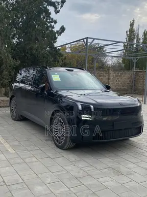 New Lynk & Co 900 2025 Black