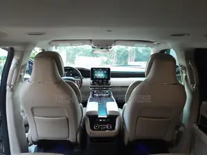 Lincoln Navigator L 2019 Gold