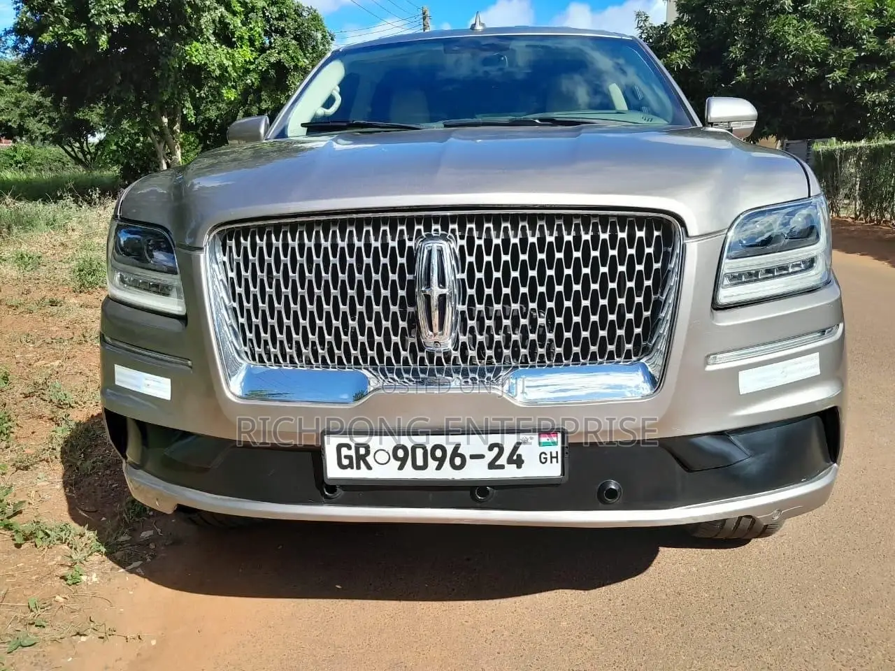 Lincoln Navigator L 2019 Gold