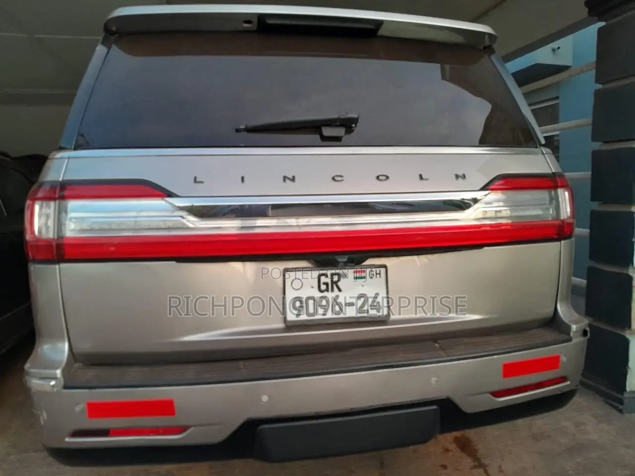 Lincoln Navigator L 2019 Gold