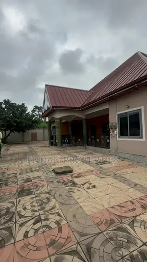 5bdrm House in Ejisu, Kumasi Metropolitan for sale