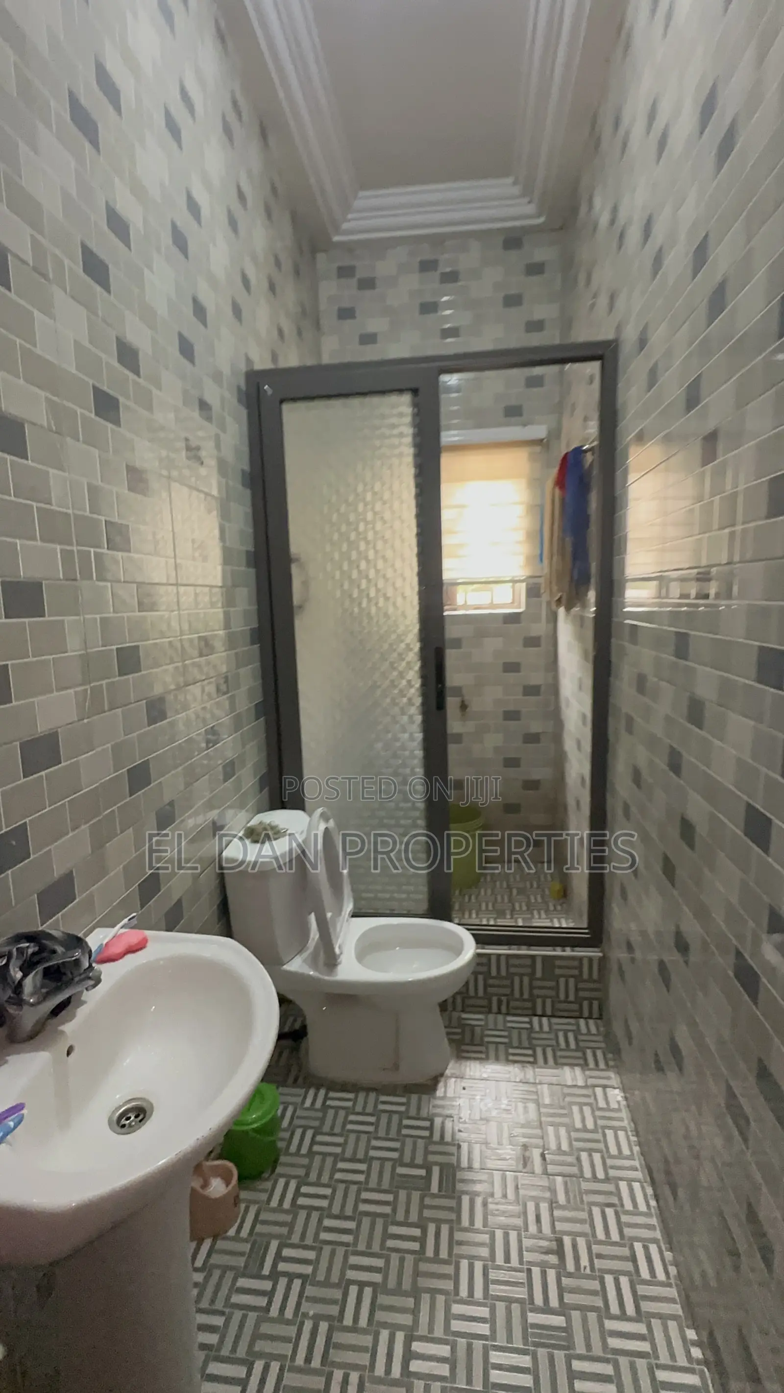 5bdrm House in Ejisu, Kumasi Metropolitan for sale