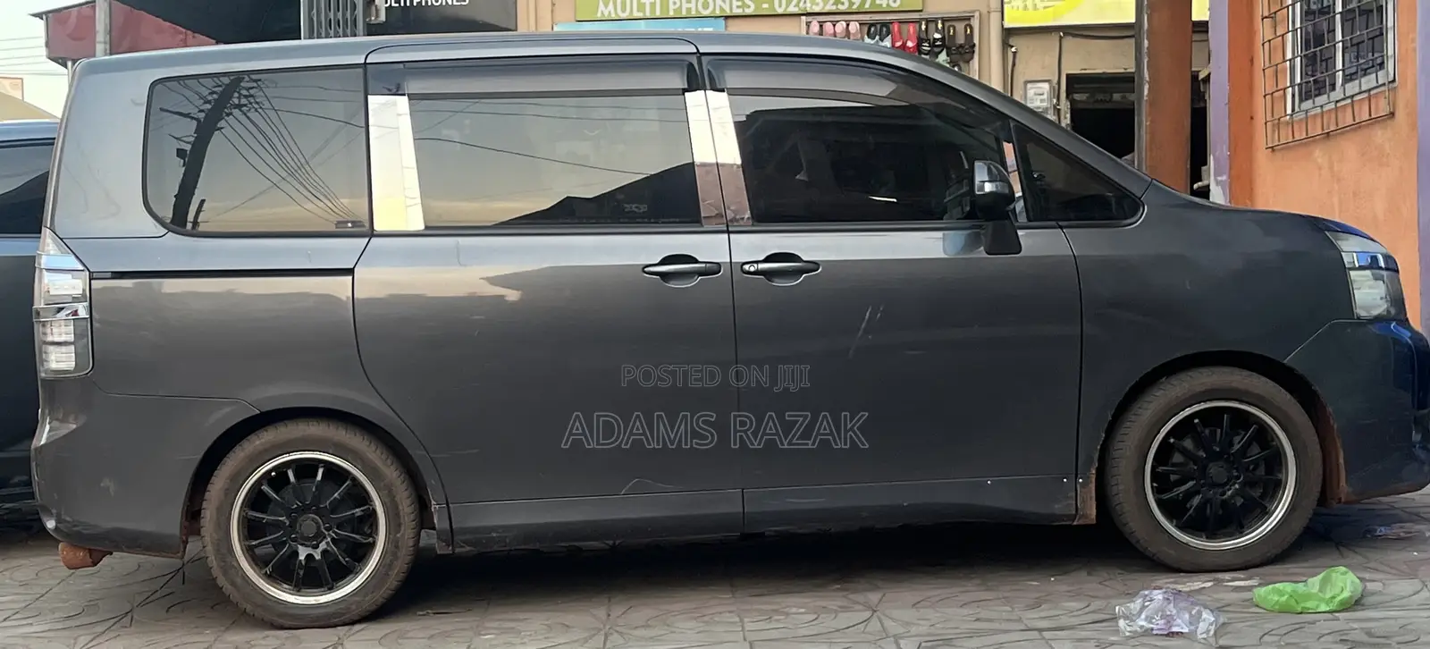 Toyota Voxy X 2WD 8-Seater 2013 Gray