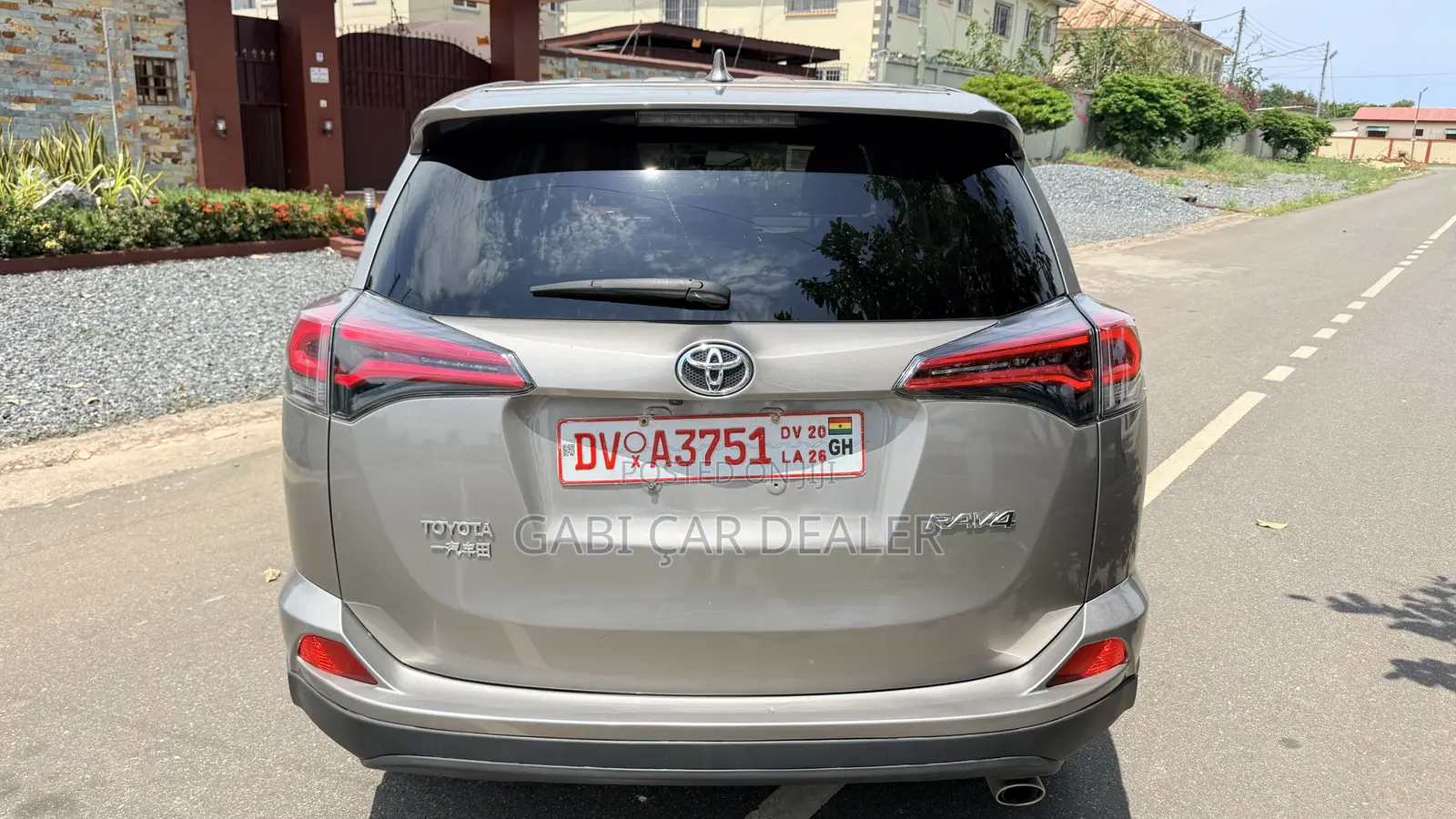Toyota RAV4 XLE FWD (2.5L 4cyl 6A) 2017 Brown