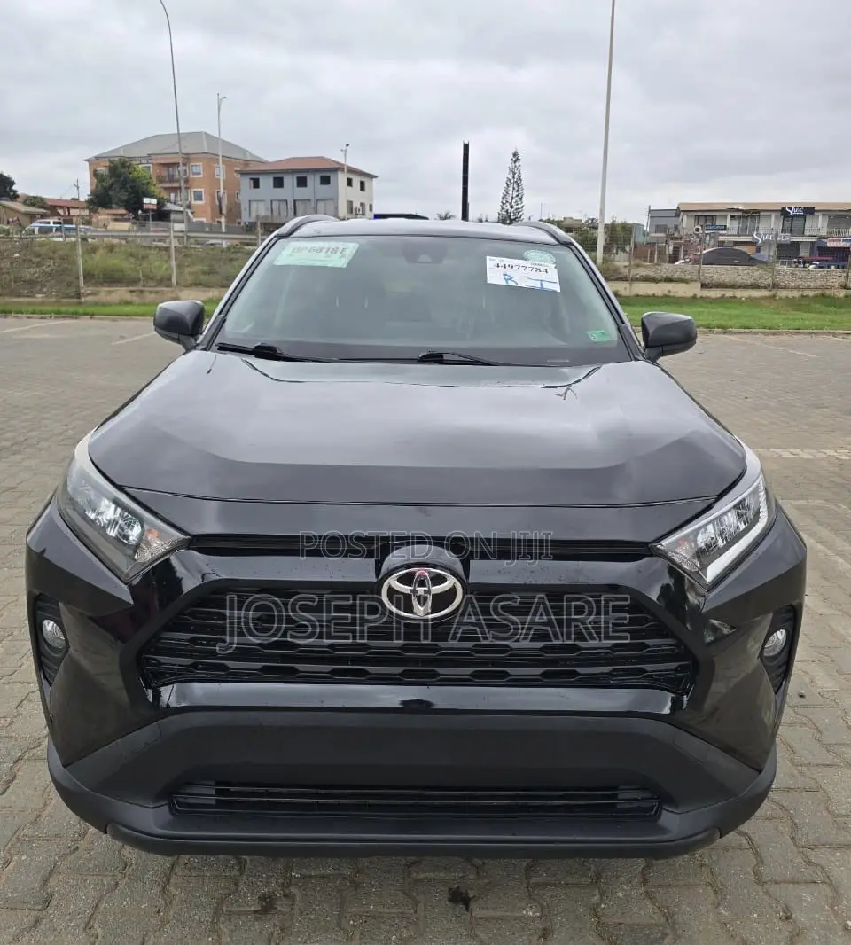 Toyota RAV4 LE AWD 2020 Black