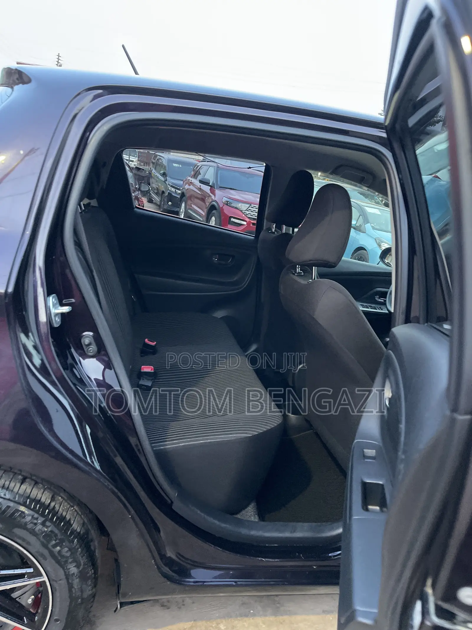 Toyota Vitz 1.0 FWD 5dr 2015 Black