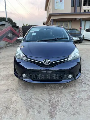 Toyota Vitz 1.0 FWD 5dr 2015 Black