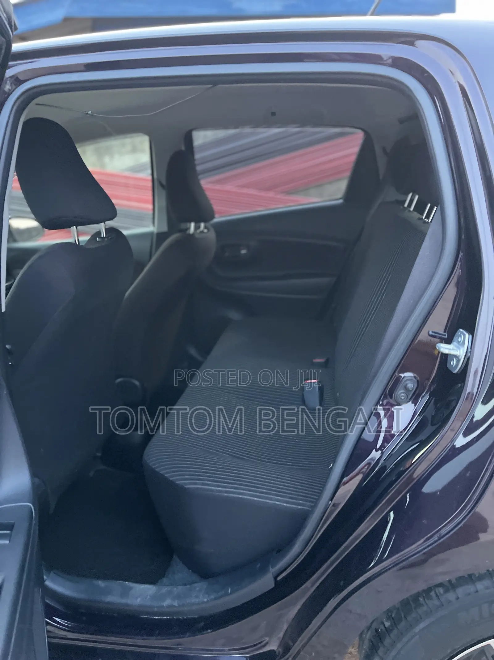 Toyota Vitz 1.0 FWD 5dr 2015 Black
