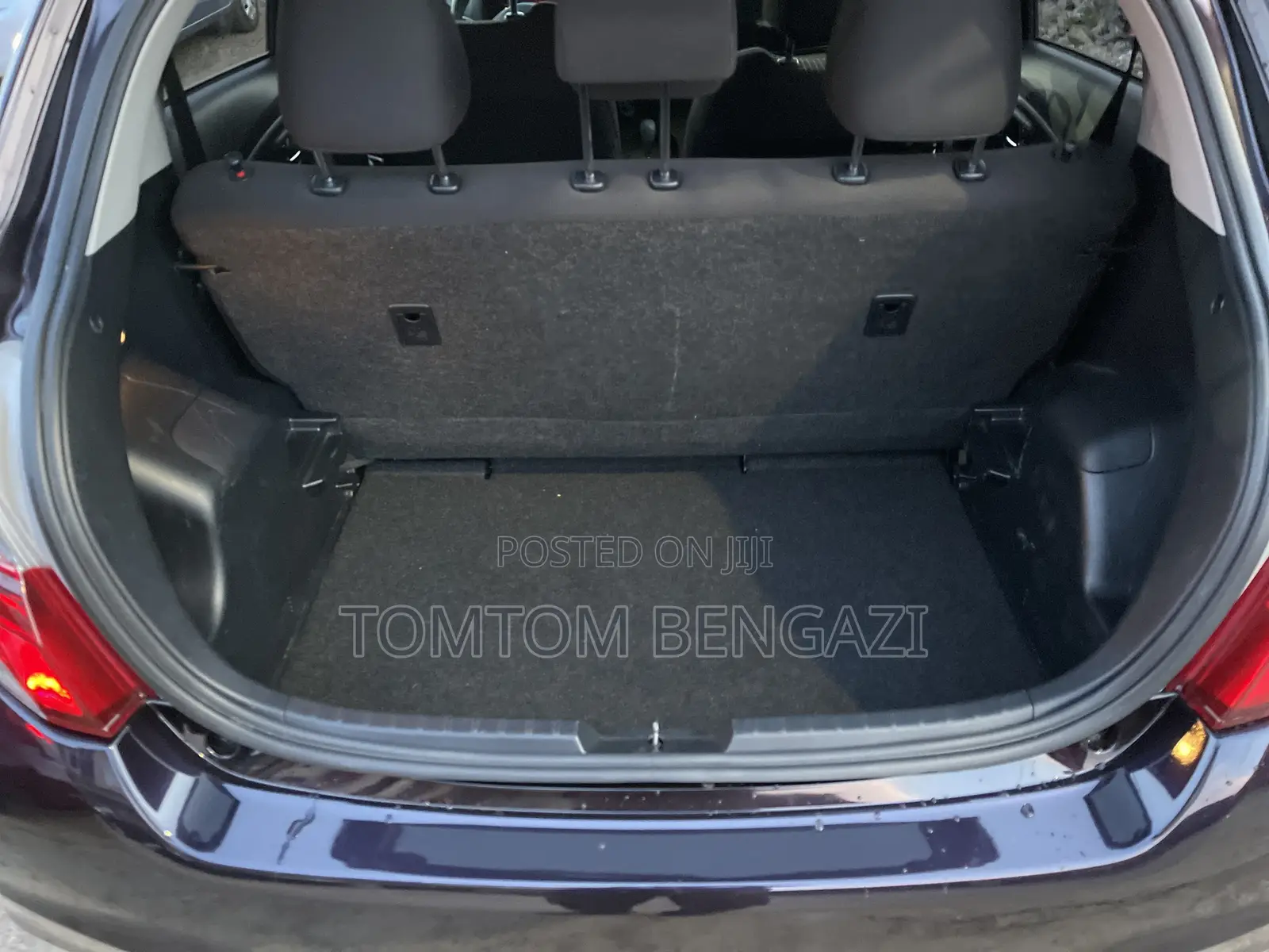 Toyota Vitz 1.0 FWD 5dr 2015 Black