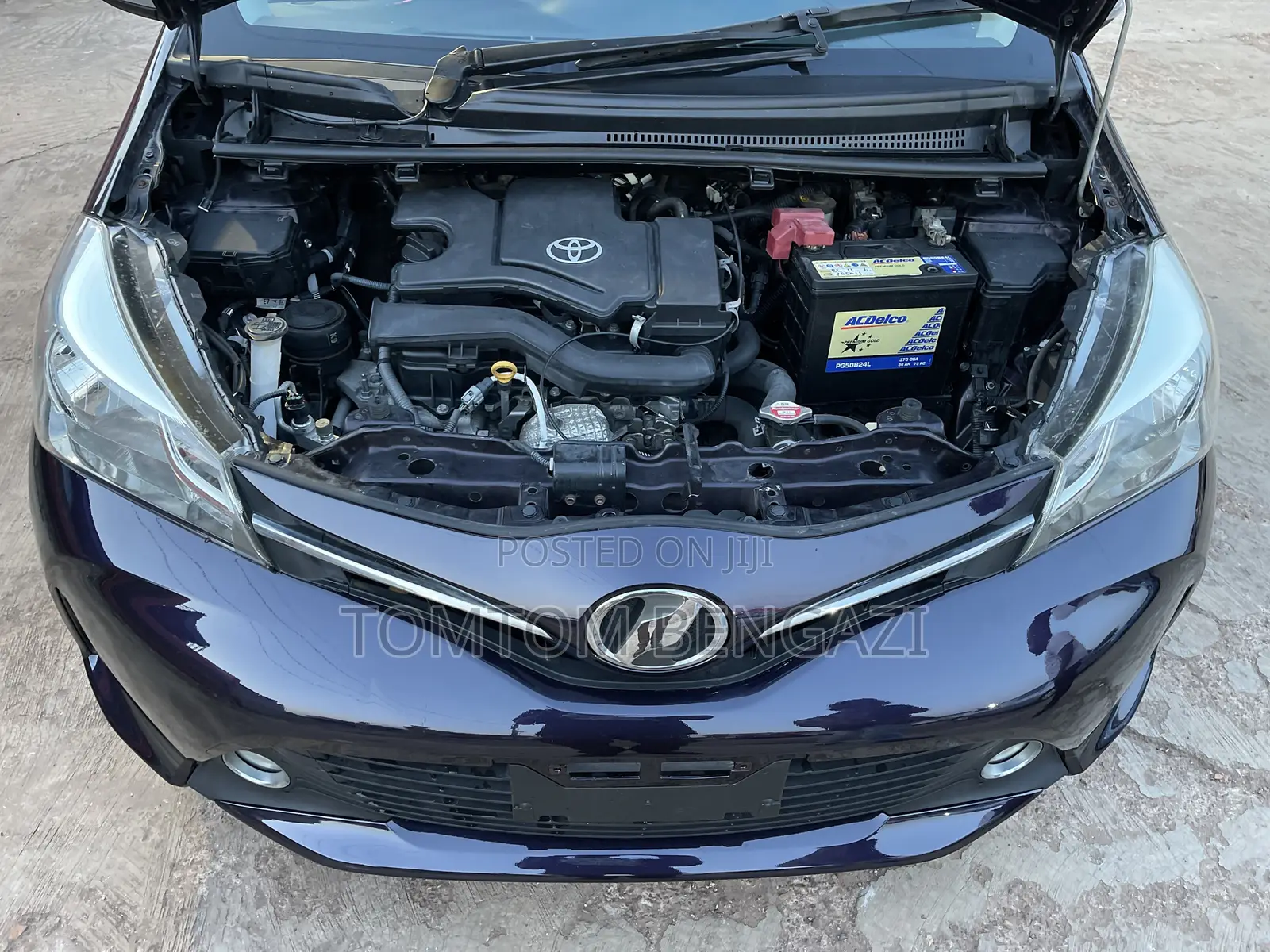 Toyota Vitz 1.0 FWD 5dr 2015 Black