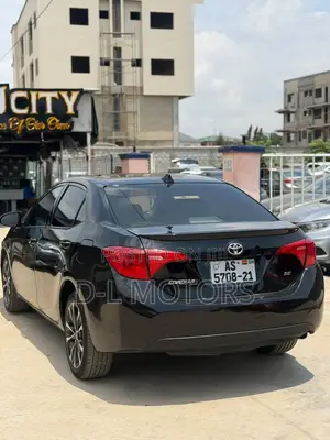 Toyota Corolla SE 4dr Sedan (1.8L 4cyl CVT) 2017 Black