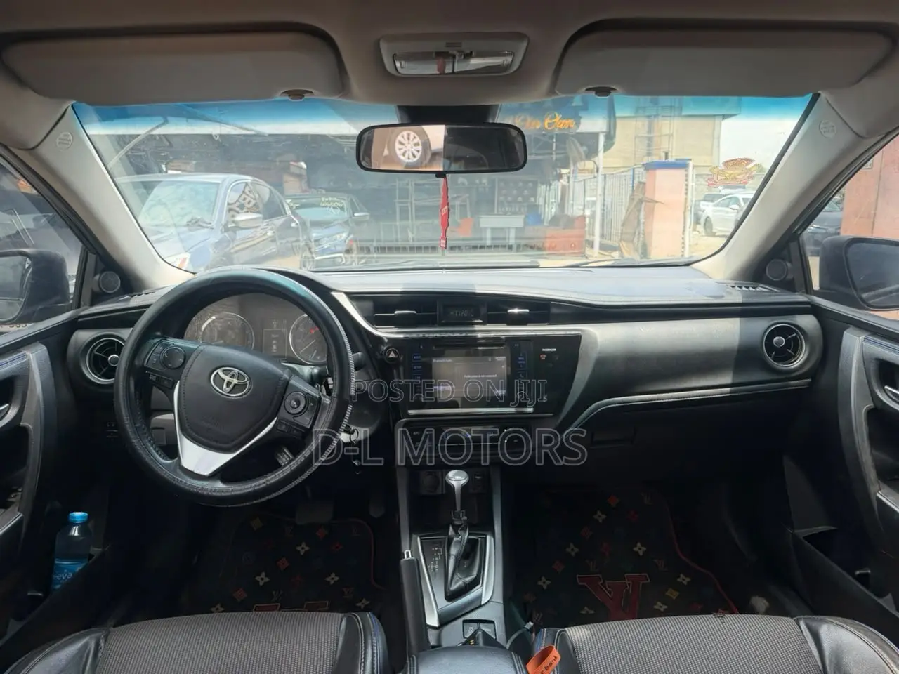 Toyota Corolla SE 4dr Sedan (1.8L 4cyl CVT) 2017 Black