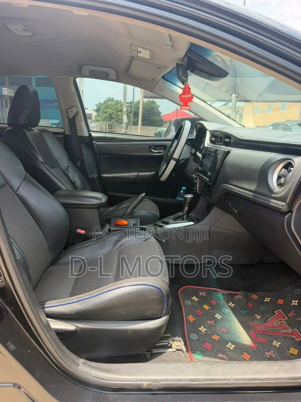 Toyota Corolla SE 4dr Sedan (1.8L 4cyl CVT) 2017 Black