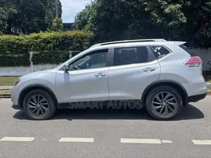 Nissan Rogue SV 4dr SUV AWD (2.5L 4cyl CVT) 2015 Silver