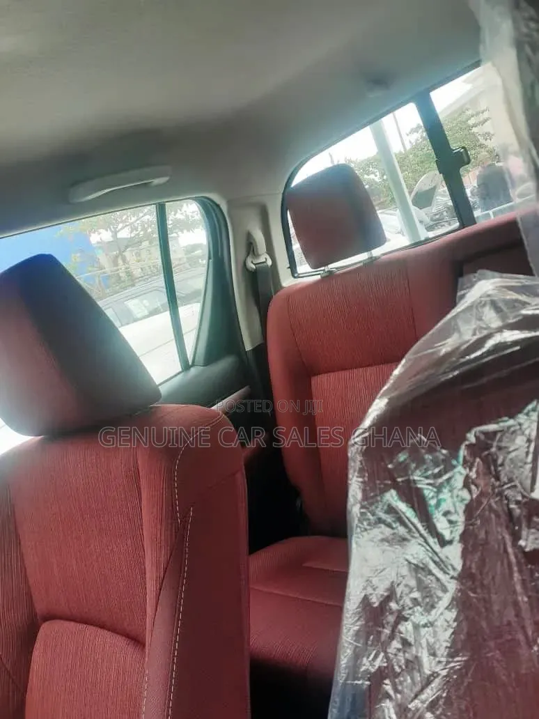 Toyota Hilux 2021 Gray