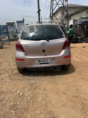 Toyota Vitz 1.3 AWD 3dr 2010 Silver