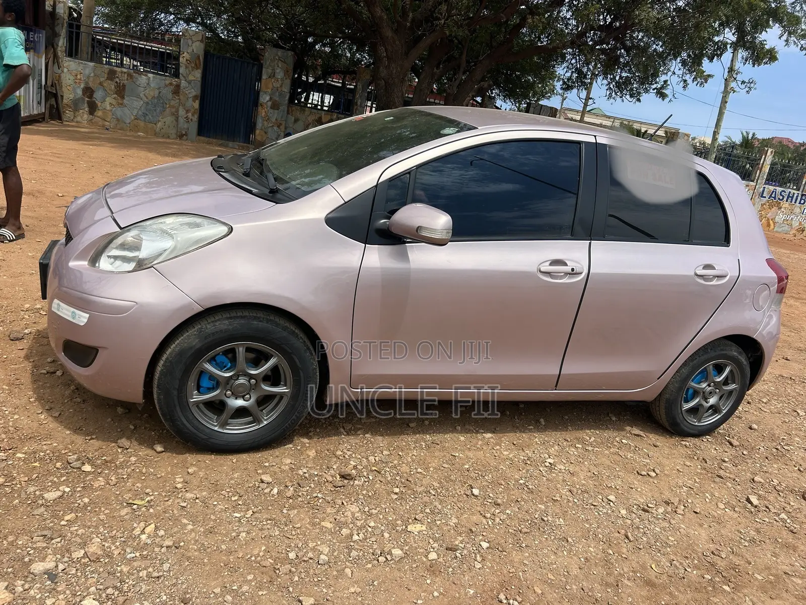 Toyota Vitz 1.3 AWD 3dr 2010 Silver