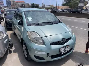 Toyota Vitz 1.3 AWD 3dr 2010 Green