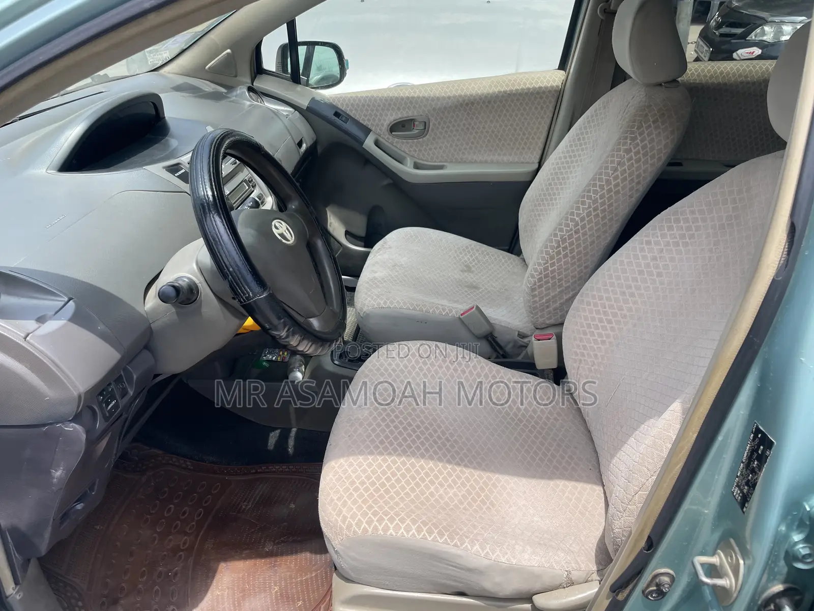 Toyota Vitz 1.3 AWD 3dr 2010 Green