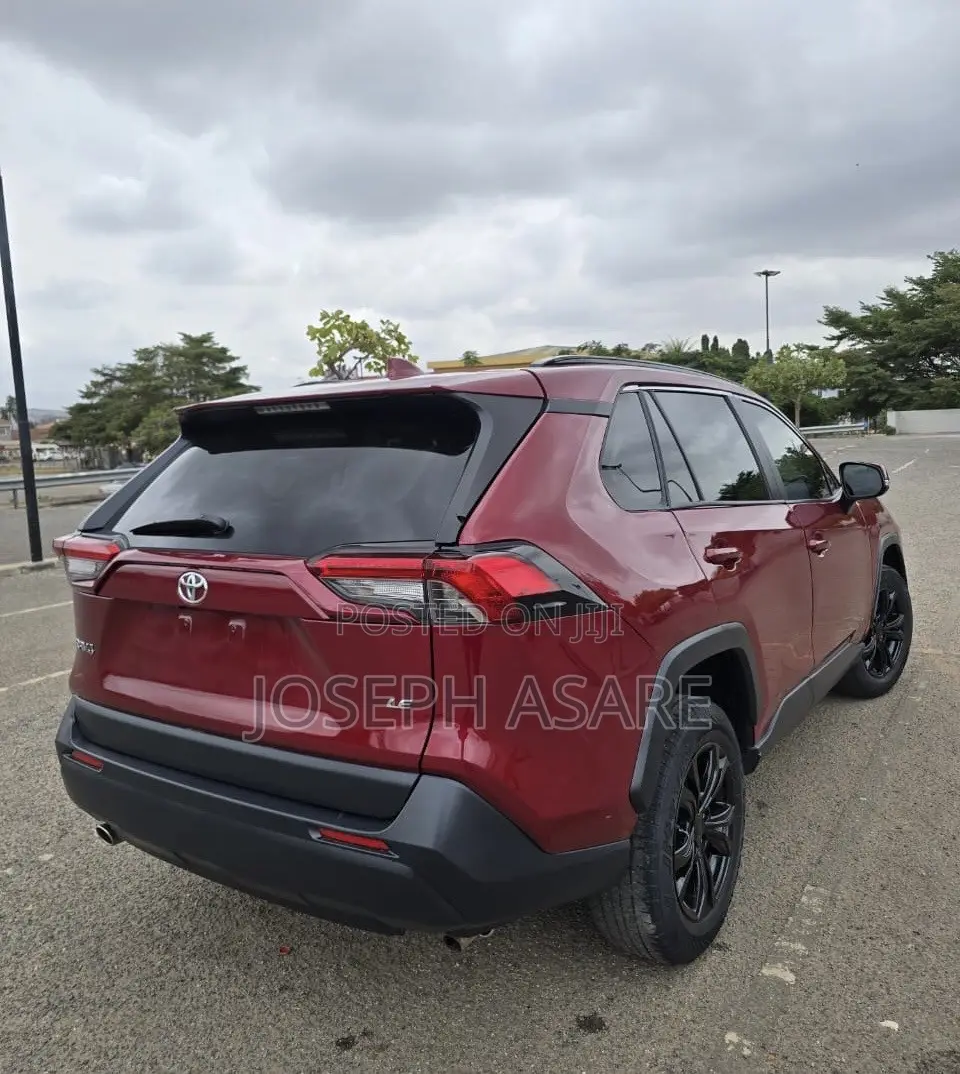 Toyota RAV4 LE AWD 2020 Red