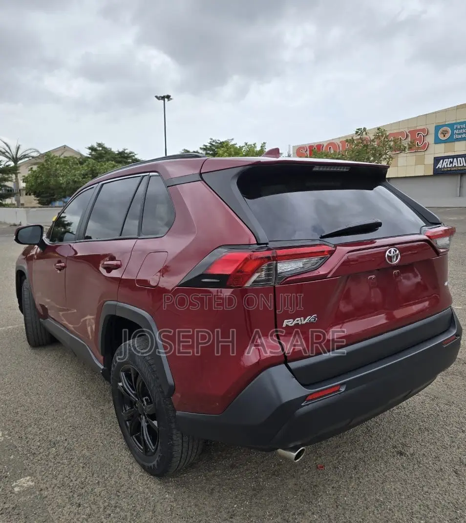 Toyota RAV4 LE AWD 2020 Red