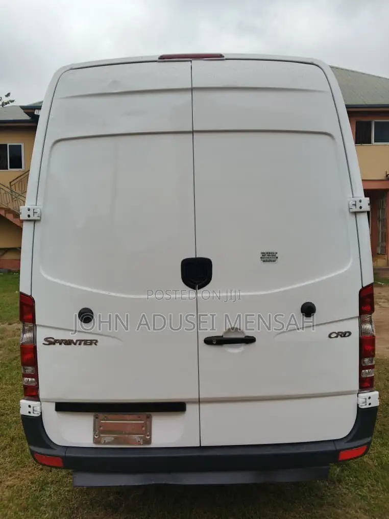 Mercedes-Benz Sprinter 2011 White