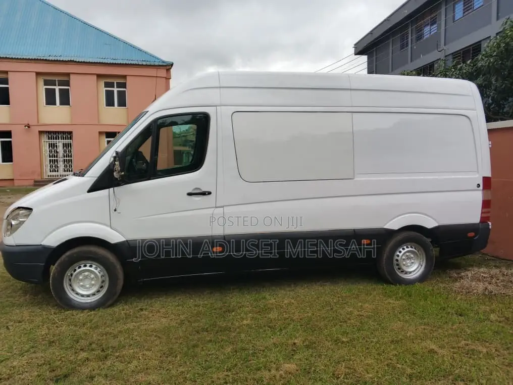 Mercedes-Benz Sprinter 2011 White