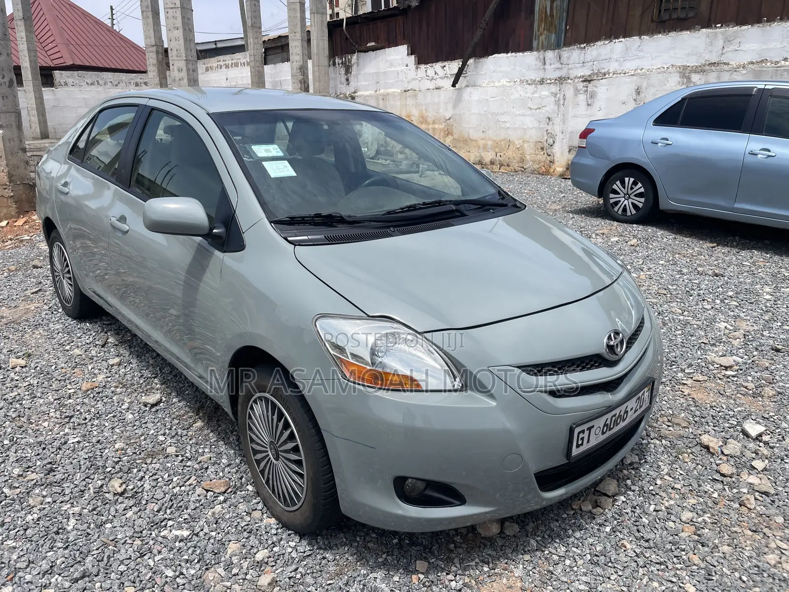 Toyota Yaris Base Hatchback 3dr 2010 Gray