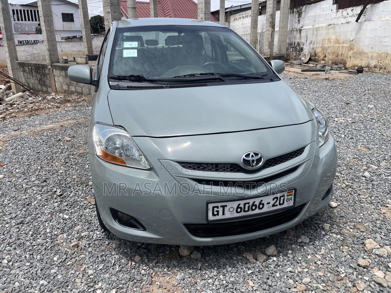 Toyota Yaris Base Hatchback 3dr 2010 Gray