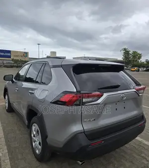 Toyota RAV4 LE AWD 2020