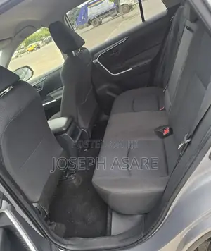 Toyota RAV4 LE AWD 2020