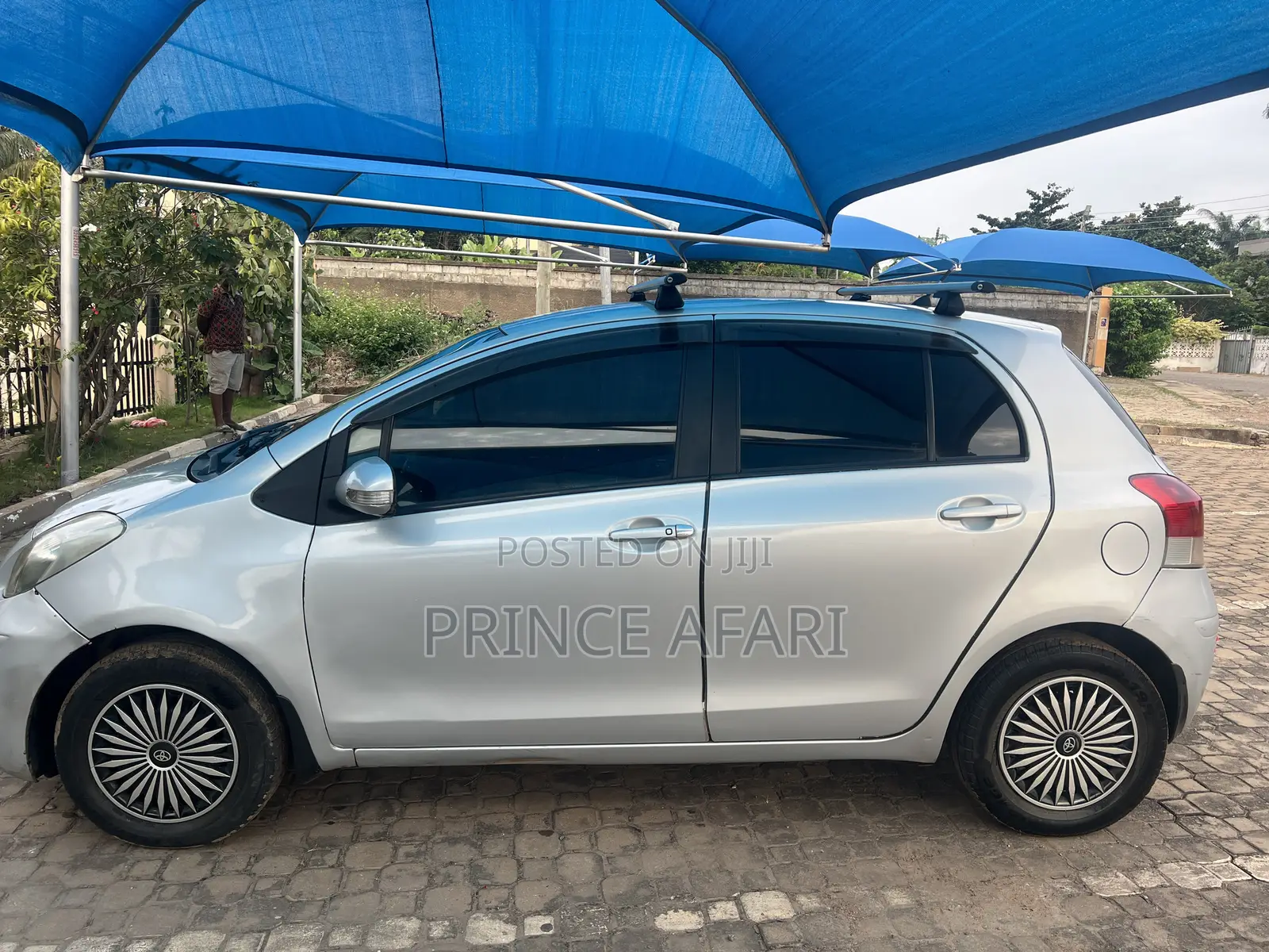 Toyota Vitz 1.3 AWD 3dr 2010 Silver