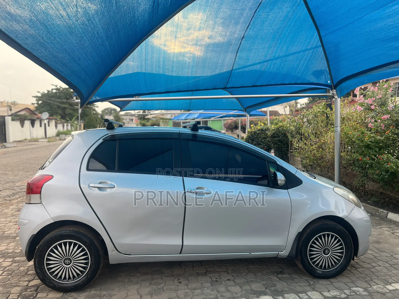 Toyota Vitz 1.3 AWD 3dr 2010 Silver