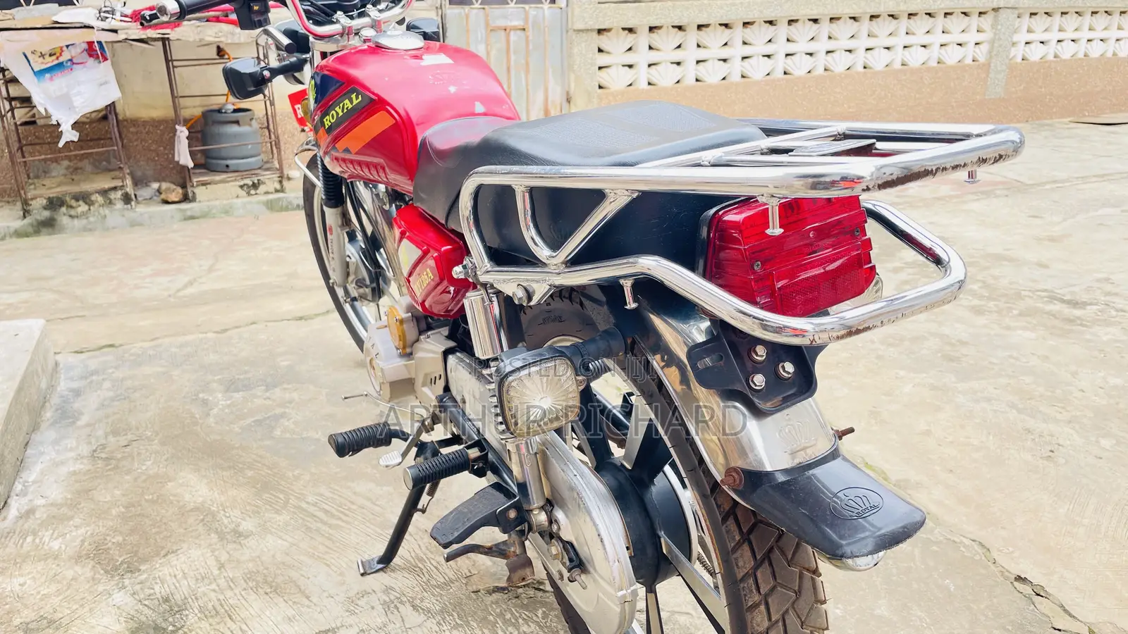 Royal Enfield Signals 2025 Red