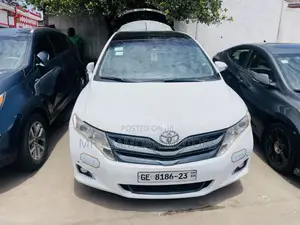 Toyota Venza AWD 2010 White